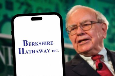 Berkshire Hathaway Just Gave Investors a Clue About When to Buy the Stock